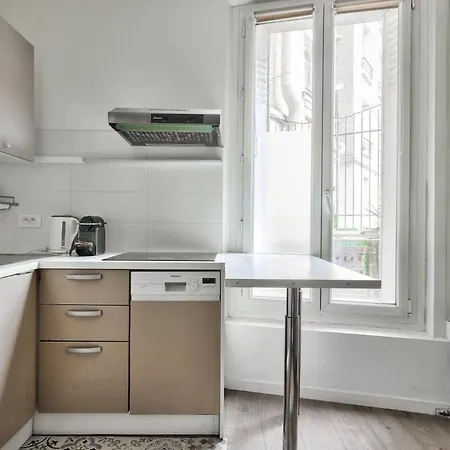 Διαμέρισμα Superb 1br Flat 2min Walk From The Metro Station Παρίσι