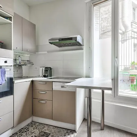 Διαμέρισμα Superb 1br Flat 2min Walk From The Metro Station
